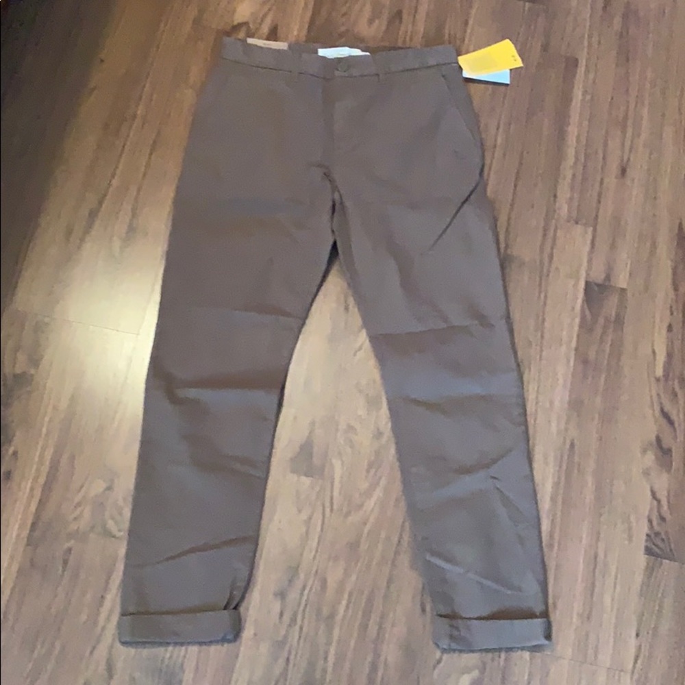 New with Tags Men’s Brown Khakis